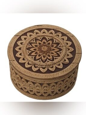 Russian Hand Made Birch Carved Wooden Round Trinket Box in Brown and Tan